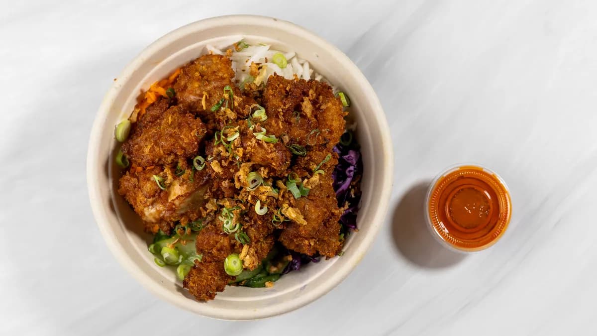 Crispy Chickenbowl med dryck