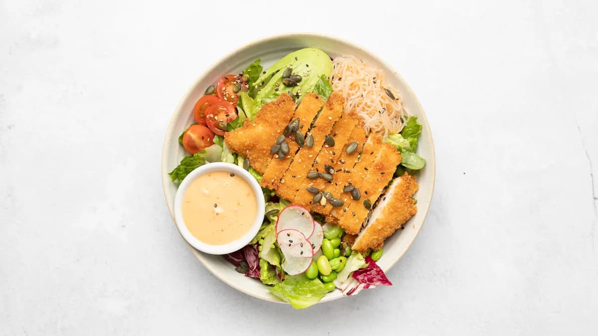 Pankofriterad Kyckling Sallad
