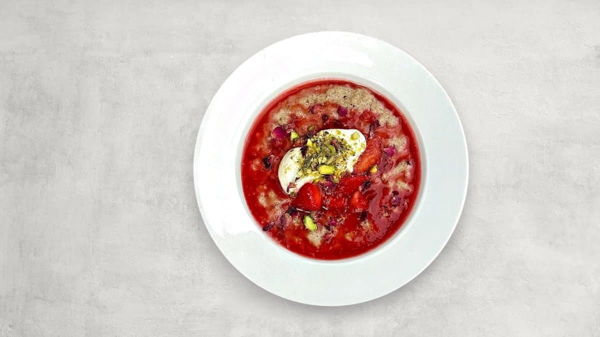 Summer Rhubarb & Strawberry Porridge (contains dairy)