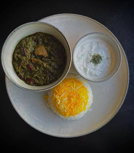 Persisk kött and örtgryta ( ghormeh sabzi )