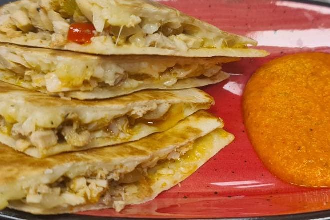 21. Quesadillas de Pollo