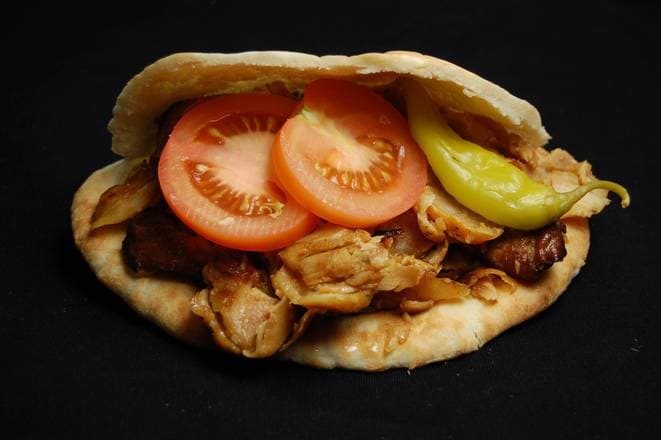Kyckling kebab med franskt bröd eller pitabröd