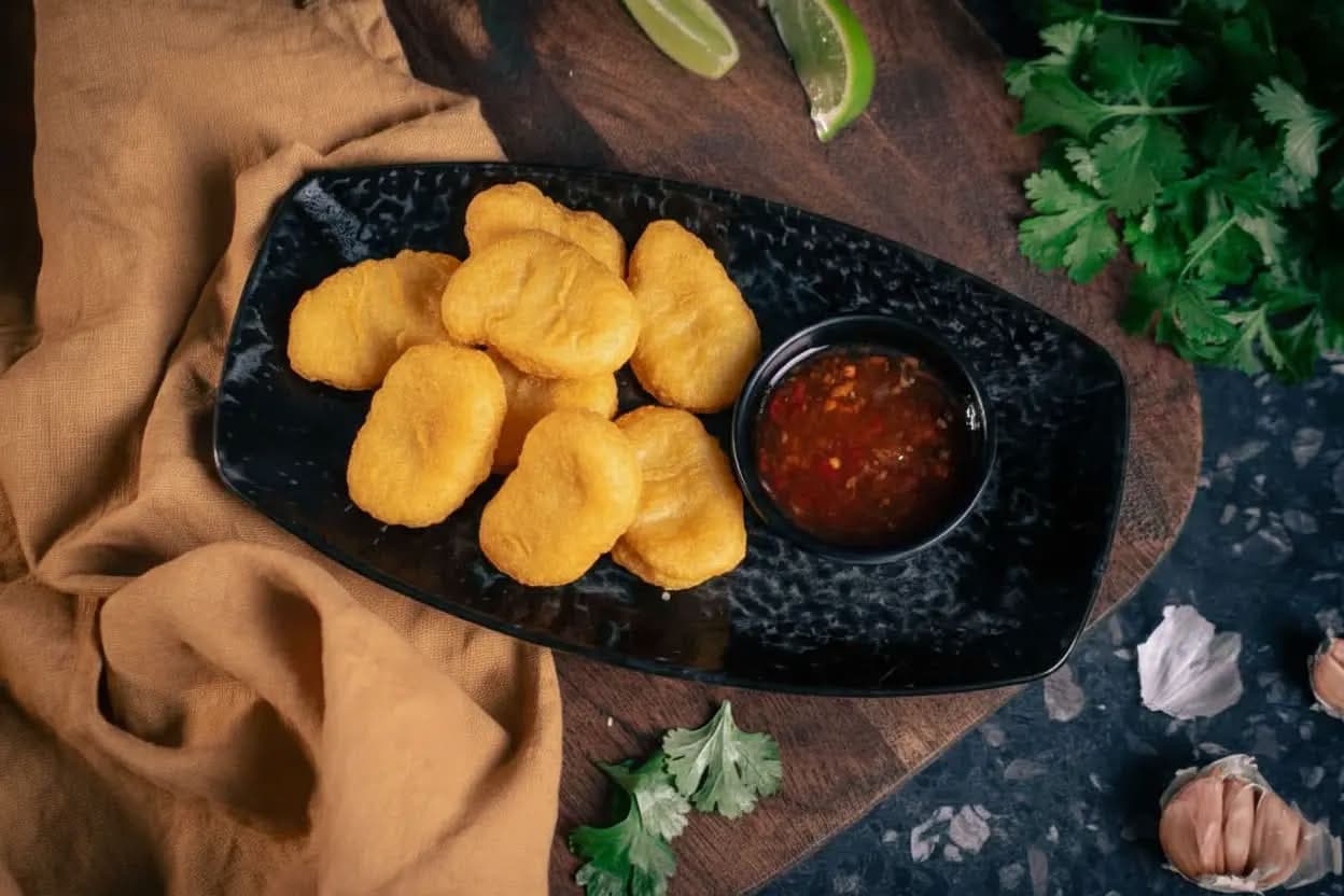 CHICKEN NUGGETS (12 BITAR)