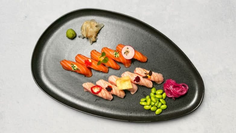 Shake-Zushi 12 bitar + Dryck