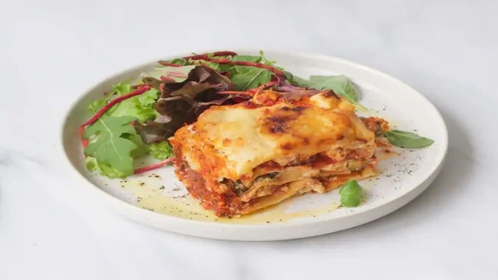 Lasagne Vegetarisk (dryck & sidosallad ingår)