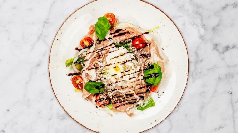 Serrano & Burrata sallad