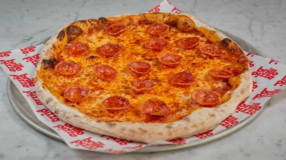COMBO-DEAL: NYC-PEPPERONI + LÄSK + DIPSÅS + PIZZASALLAD.
