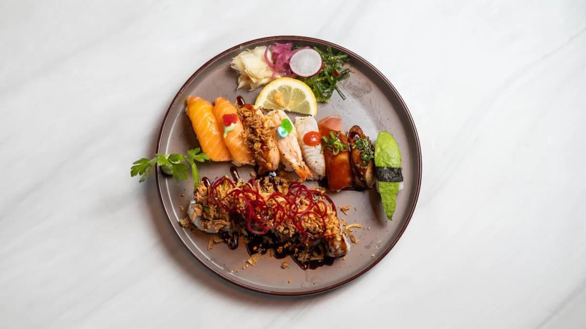 Sushi Moriawase - 12 Bitar