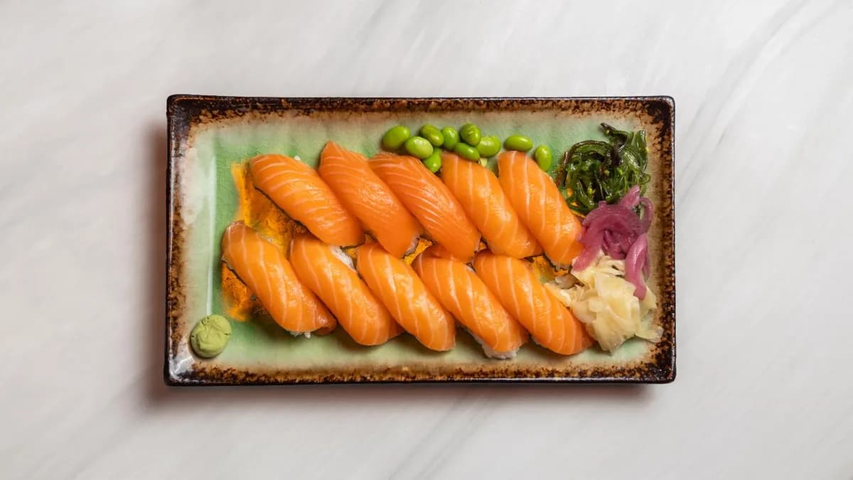 Lax Nigiri