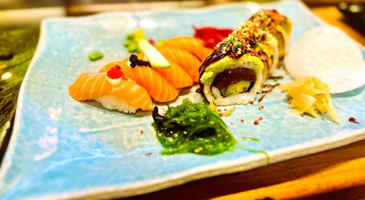 5 Lax, 5 Spicy Tuna Rolls