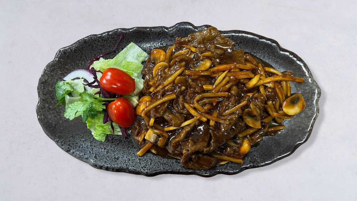 1.7-Bamboo & Mushroom Beef