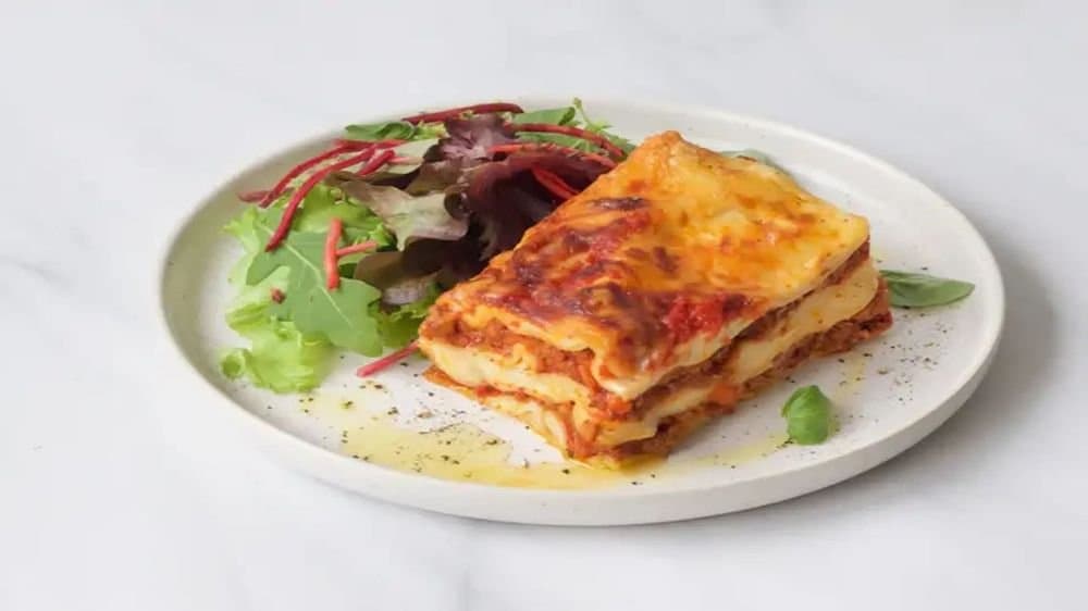 Lasagne (dryck & sidosallad ingår)